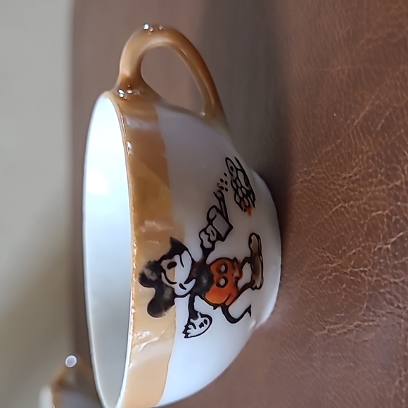 DISNEY 1930's  HAND-PAINTED "MICKEY MOUSE" tea cups - Picture 2 of 4